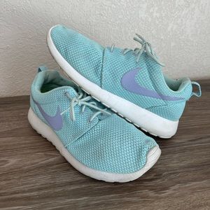 Nike Roshe Sneakers - Baby Blue